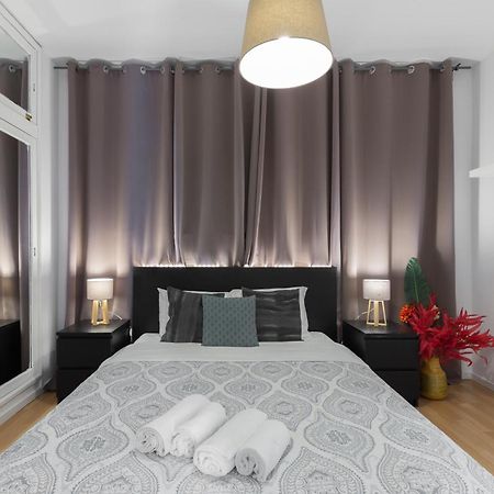 Host Wise - Large Flat W Terrace - Ace Location At Aliados Apartment Porto Bagian luar foto