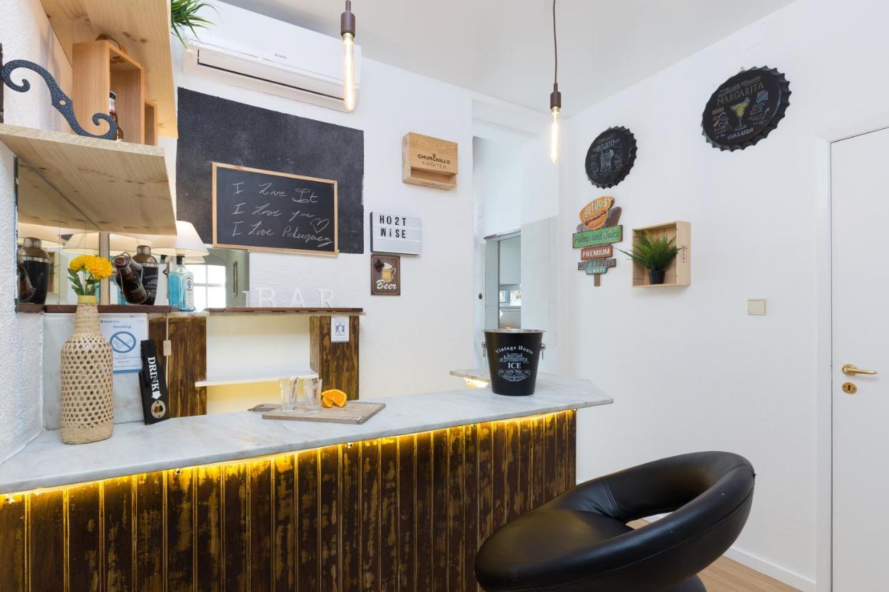 Host Wise - Large Flat W Terrace - Ace Location At Aliados Apartment Porto Bagian luar foto