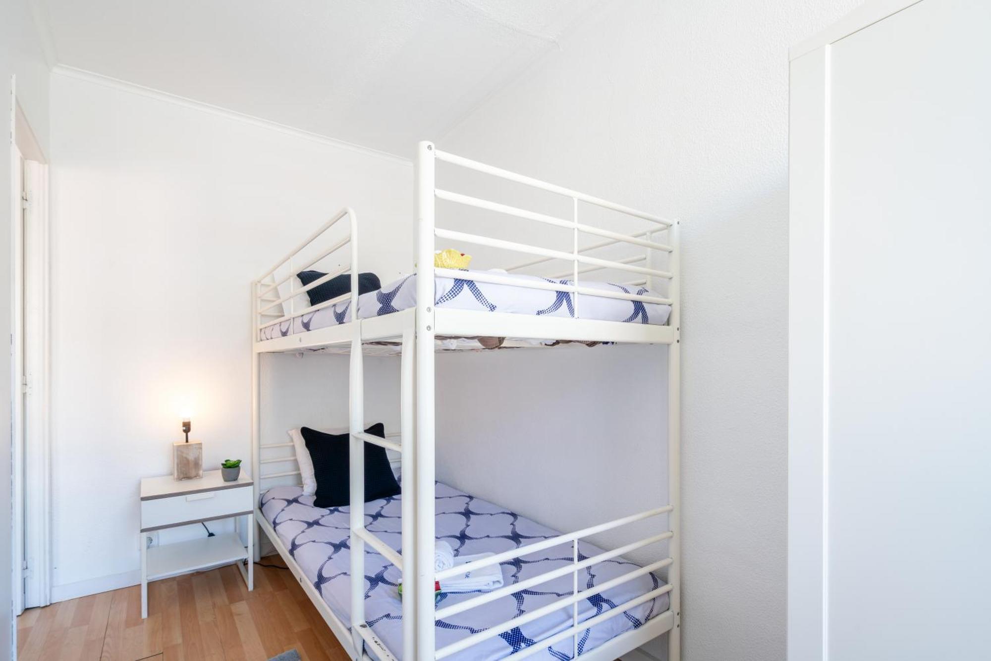Host Wise - Large Flat W Terrace - Ace Location At Aliados Apartment Porto Bagian luar foto