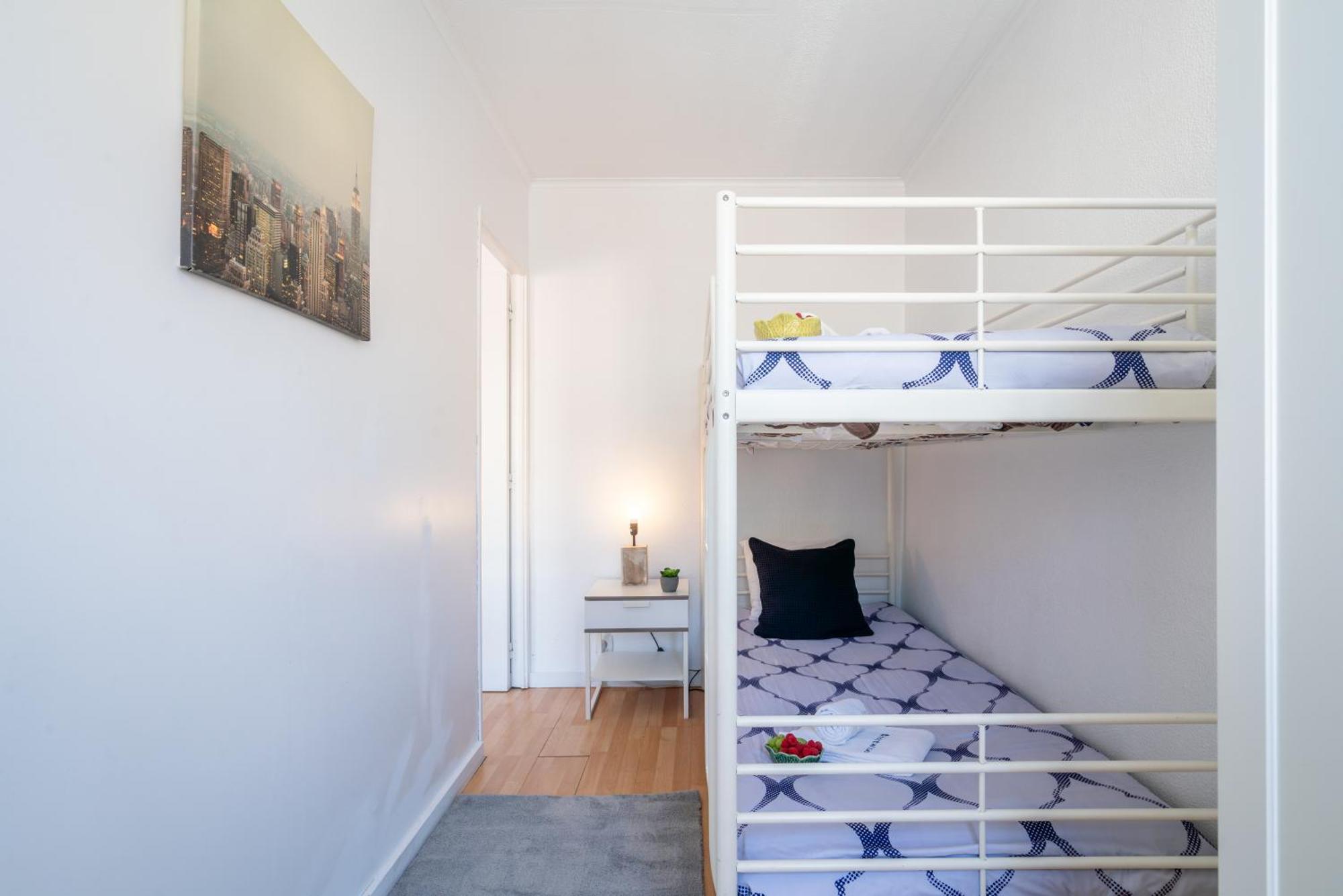 Host Wise - Large Flat W Terrace - Ace Location At Aliados Apartment Porto Bagian luar foto