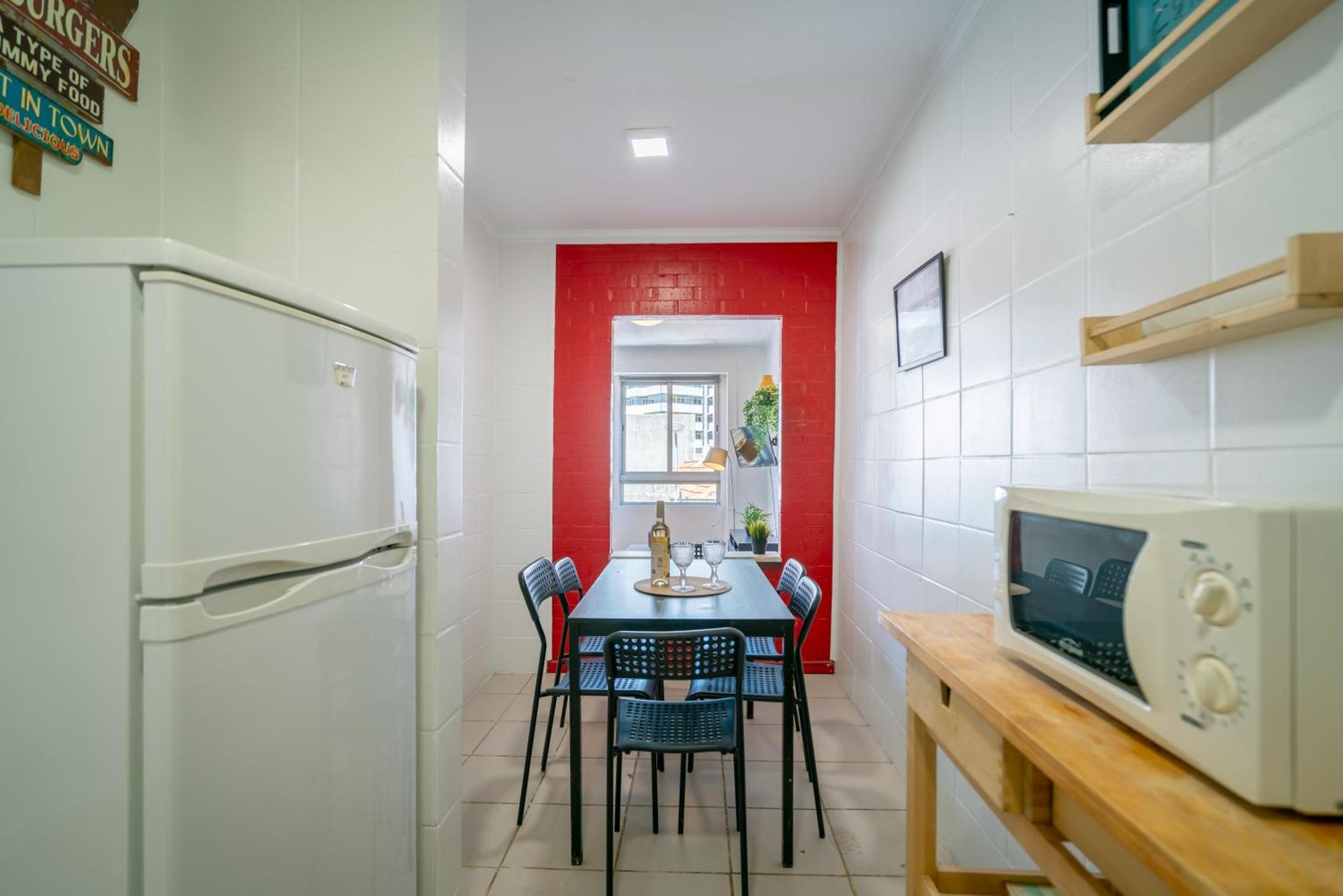 Host Wise - Large Flat W Terrace - Ace Location At Aliados Apartment Porto Bagian luar foto