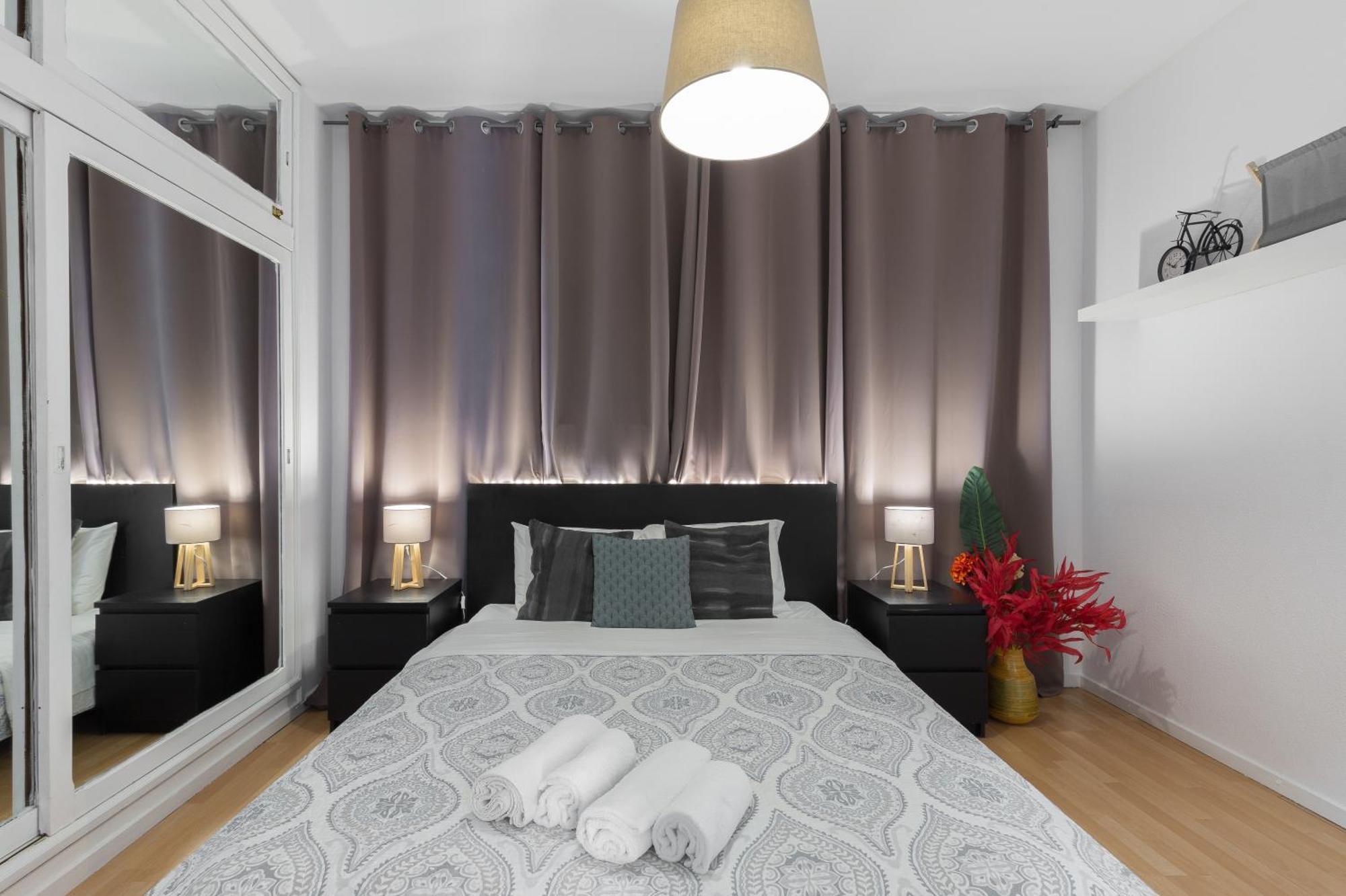 Host Wise - Large Flat W Terrace - Ace Location At Aliados Apartment Porto Bagian luar foto