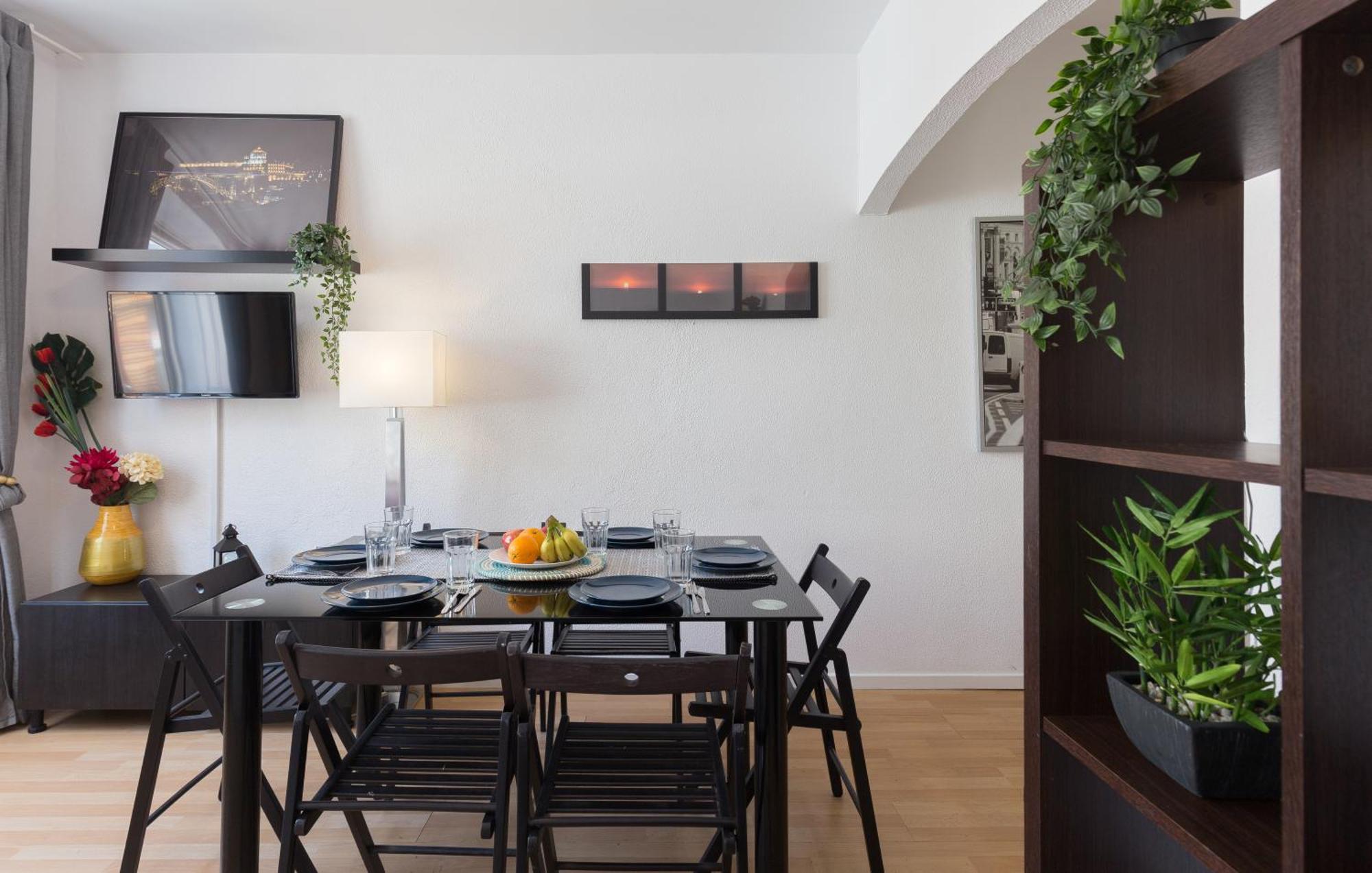 Host Wise - Large Flat W Terrace - Ace Location At Aliados Apartment Porto Ruang foto