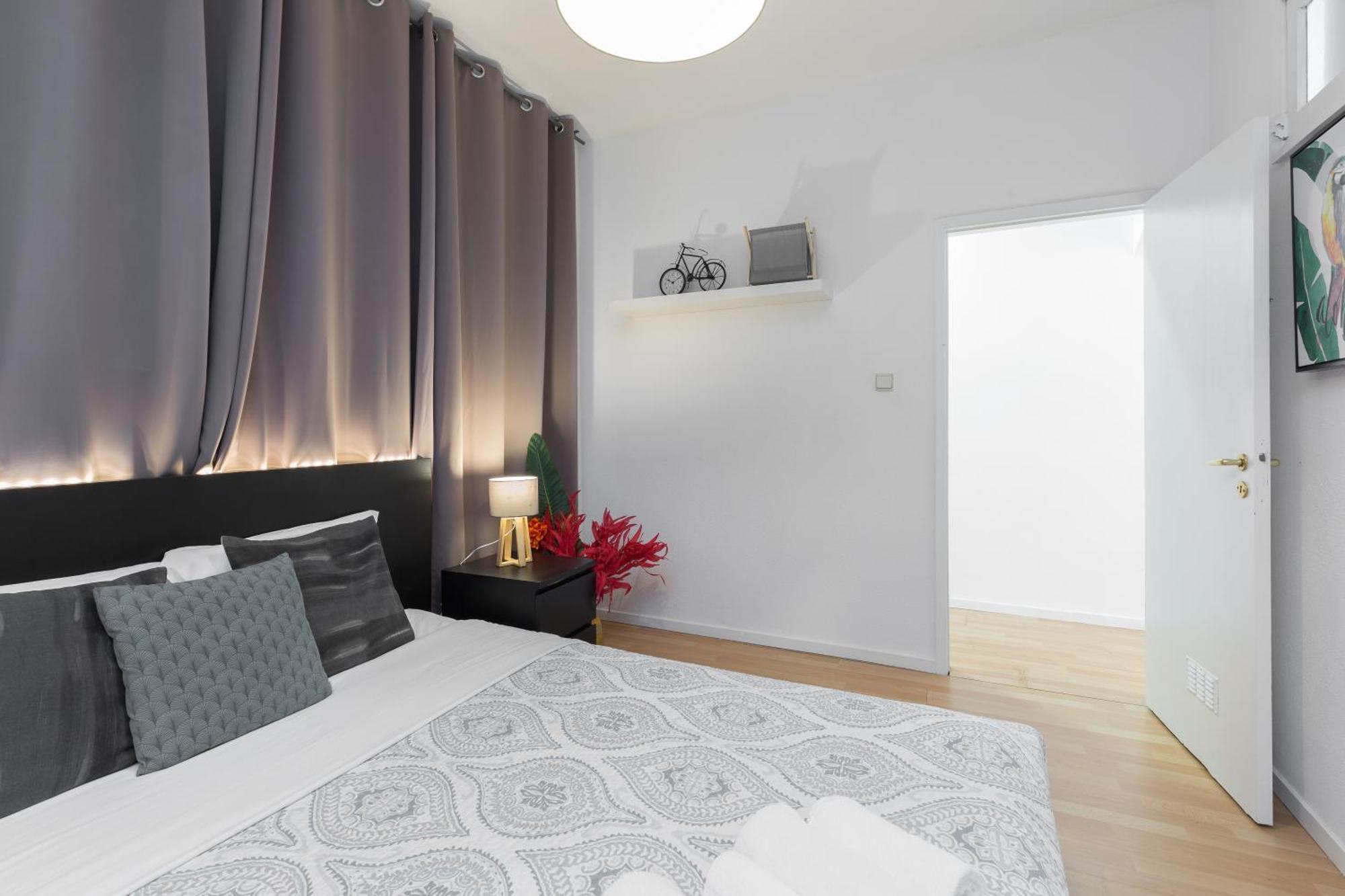 Host Wise - Large Flat W Terrace - Ace Location At Aliados Apartment Porto Ruang foto